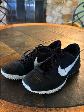 Nike Black and White Men's Athletic Shoes